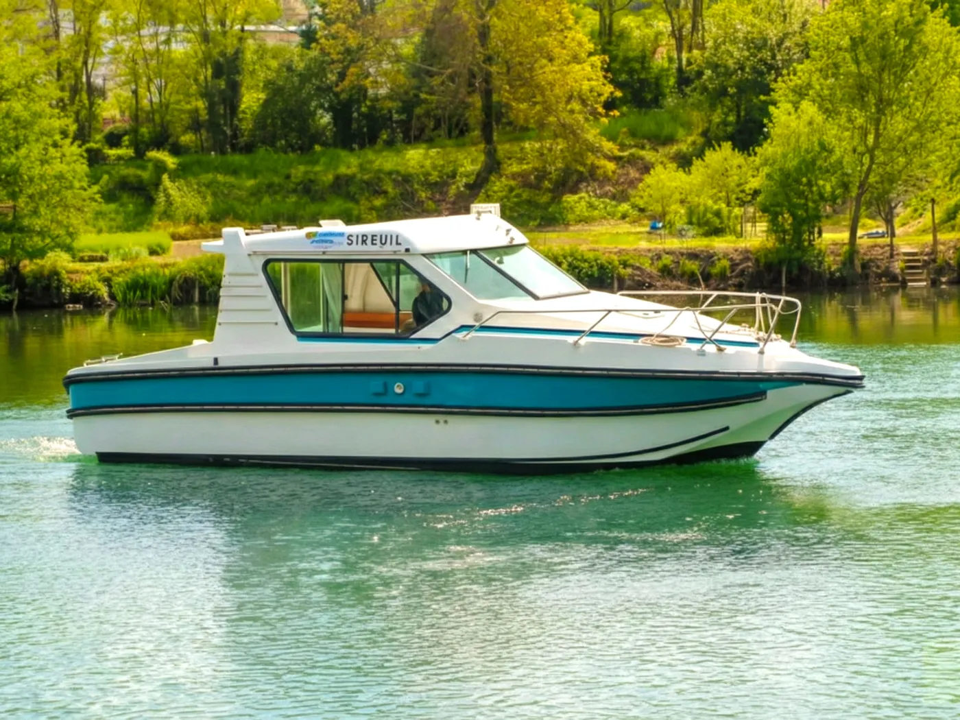 Cruiser Classic 2/3 Pers. - Motor Yacht in Sireuil