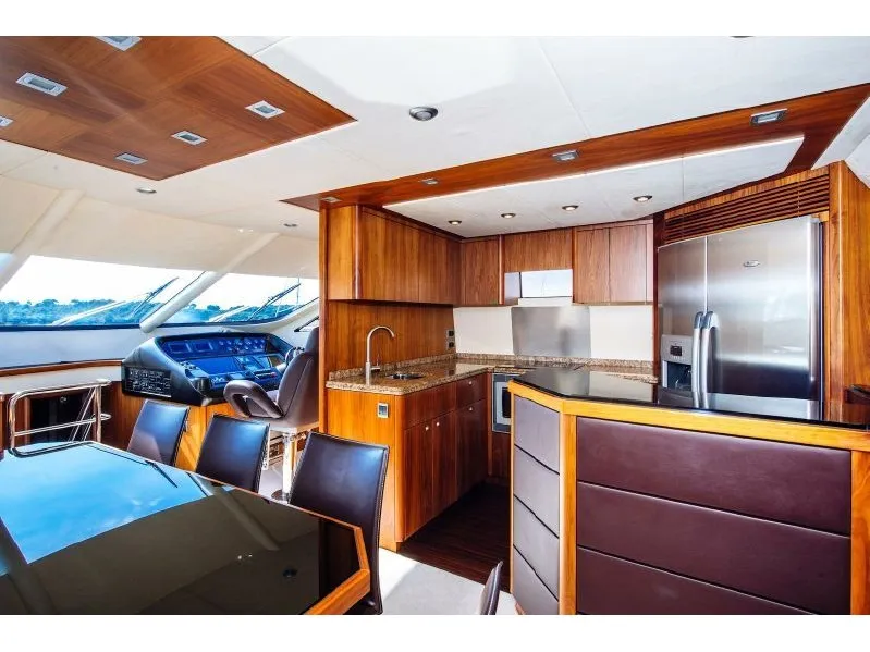 Premium - Motor Yacht in Kontokali