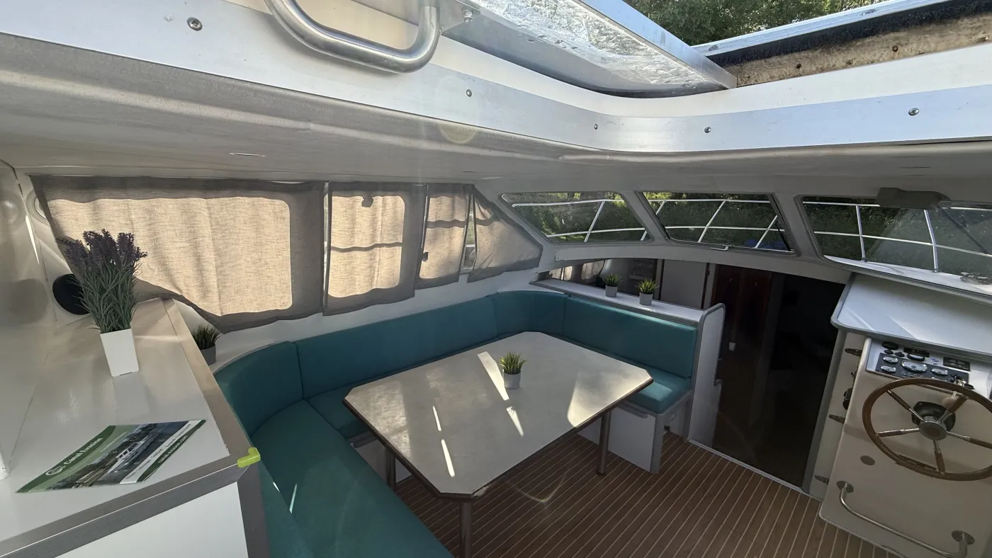 2401 - Motor Yacht in Mittersheim