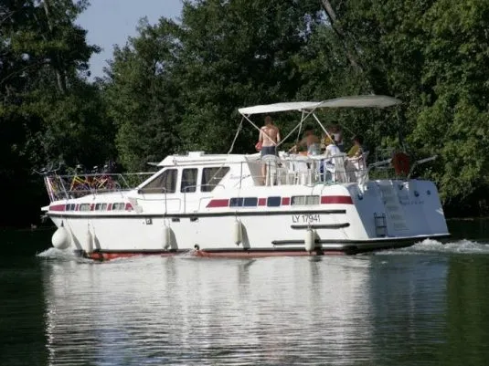 2516 - Motor Yat içinde Savoyeux