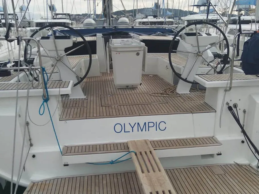 AF-O46.1OL - Sailboat in Pireas