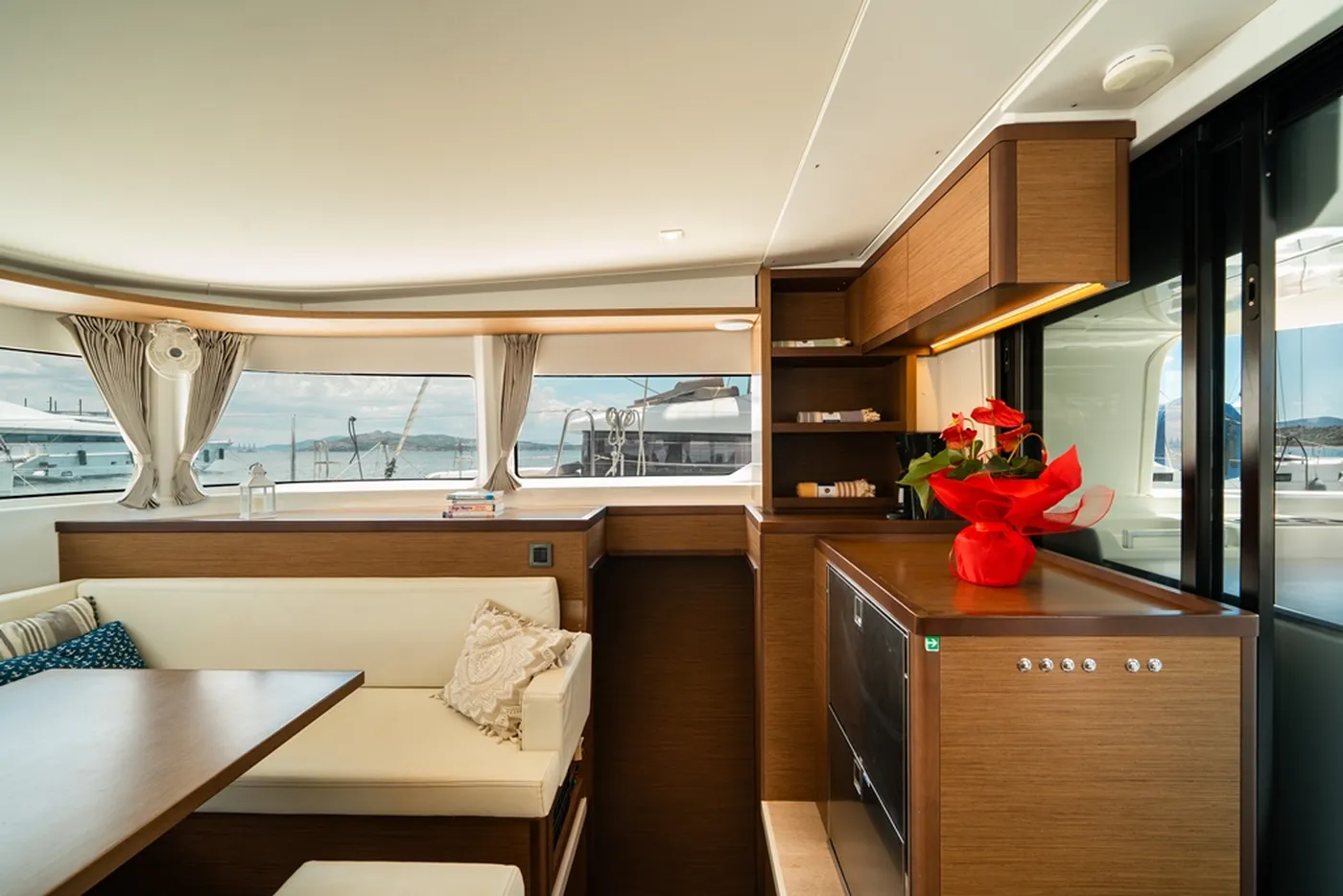 KING VIVI - Catamaran in Nea Peramos
