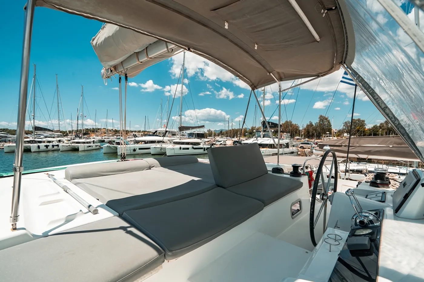 KING VIVI - Catamaran in Nea Peramos