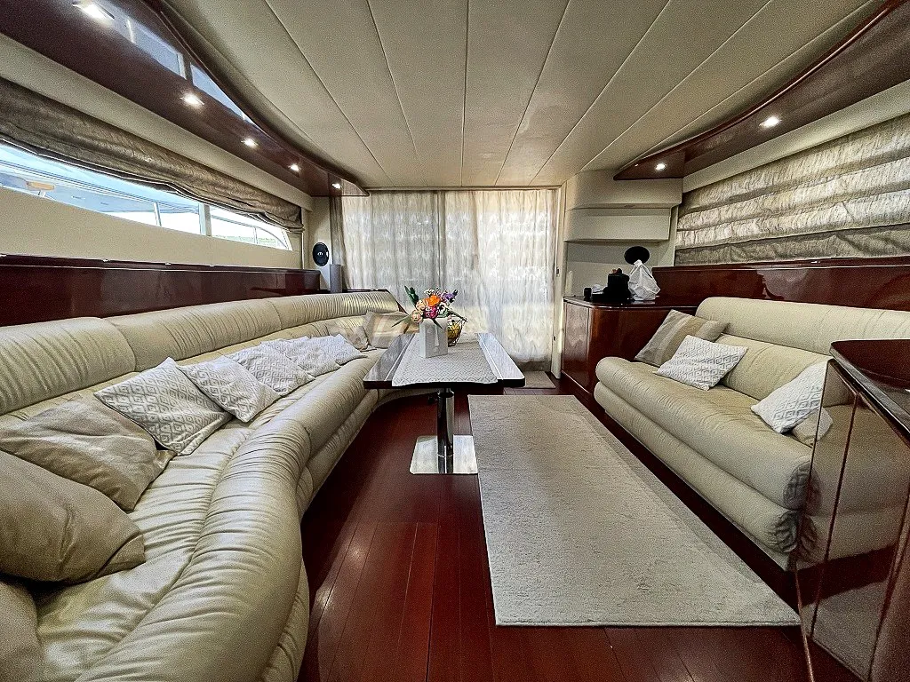 LA VIE - Motor Yacht in Sukošan