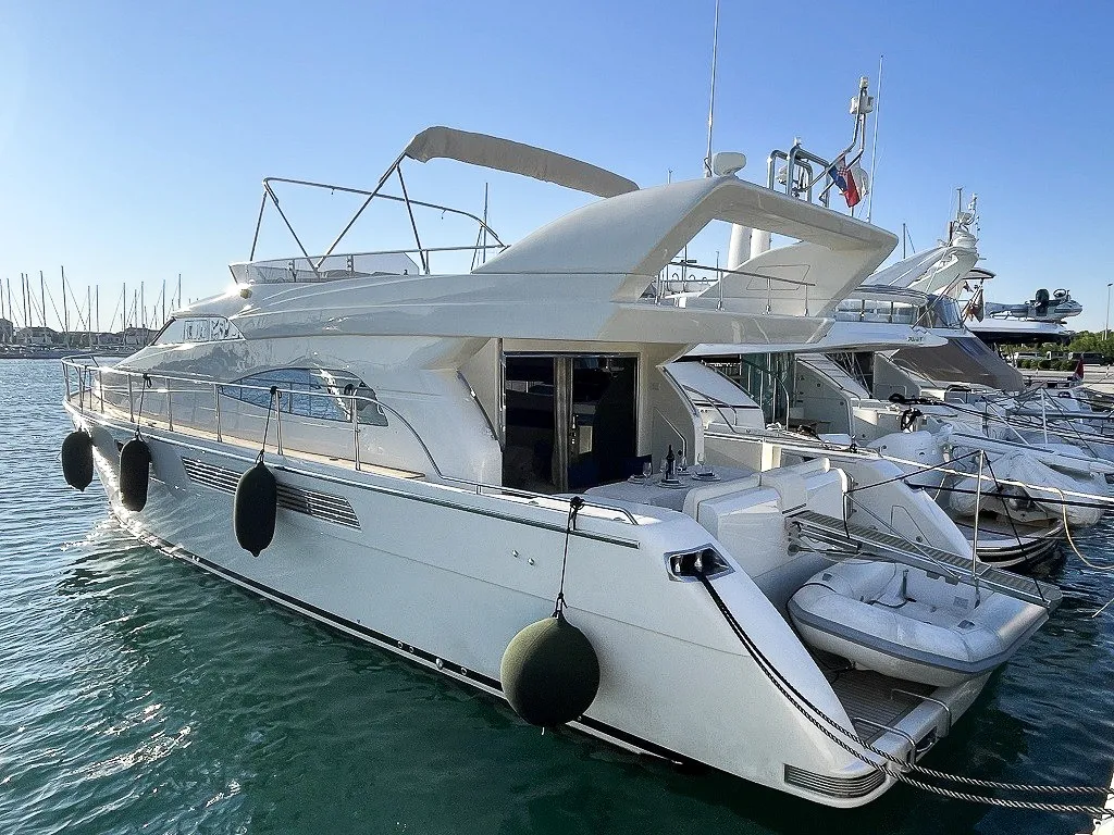 LA VIE - Motor Yacht in Sukošan