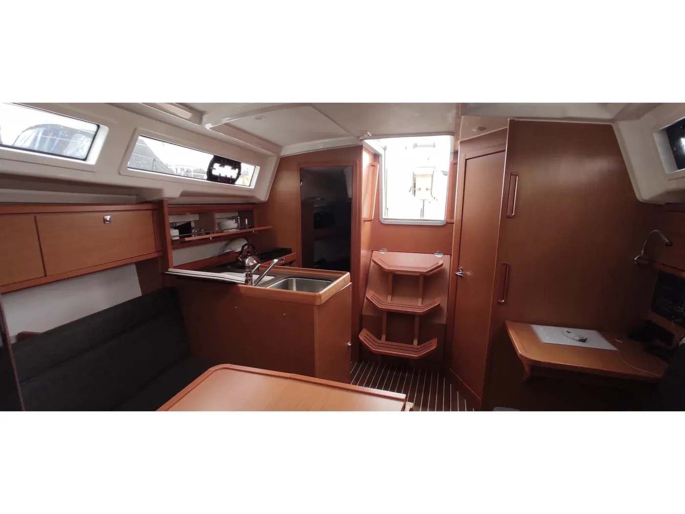 Bavaria Cruiser 34 - Sailboat in Lemmer