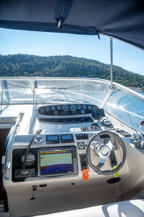 Sealine S37