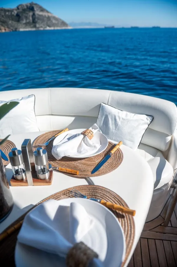 Sealine S37