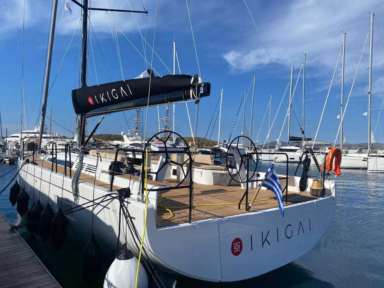 Ikigai - Yelkenli içinde Anatoliki Attiki