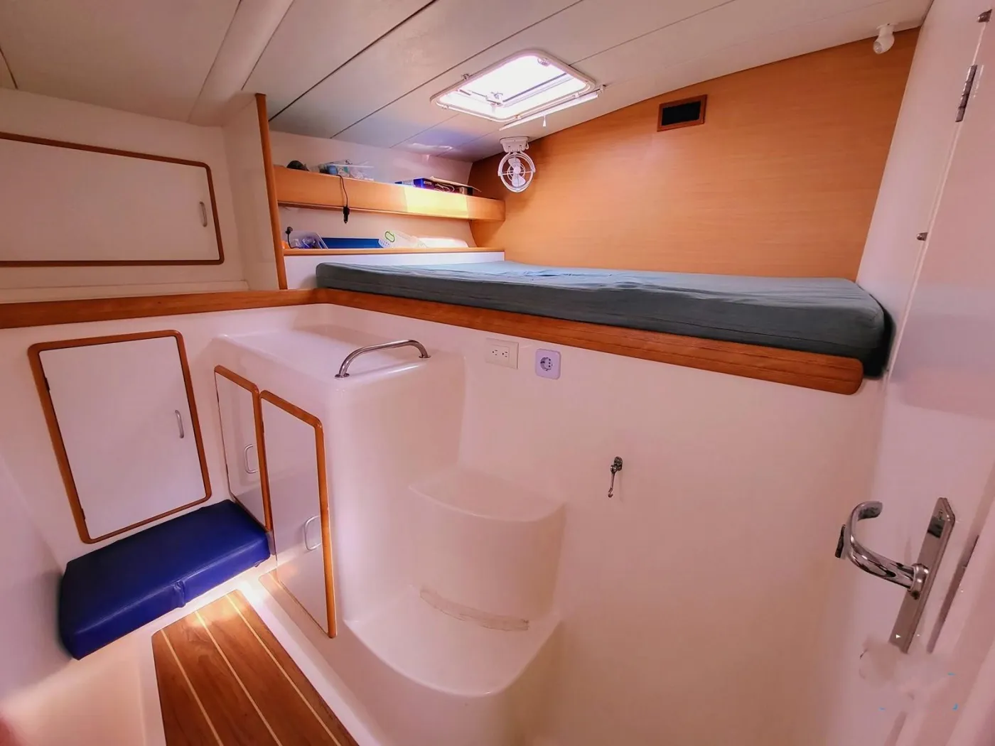 Comfort - Catamaran in Victoria