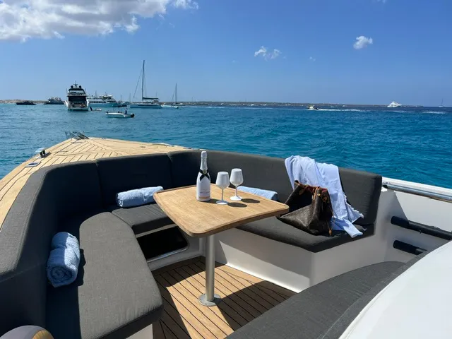 Fjord 38 Express - Motor Yacht in Eivissa