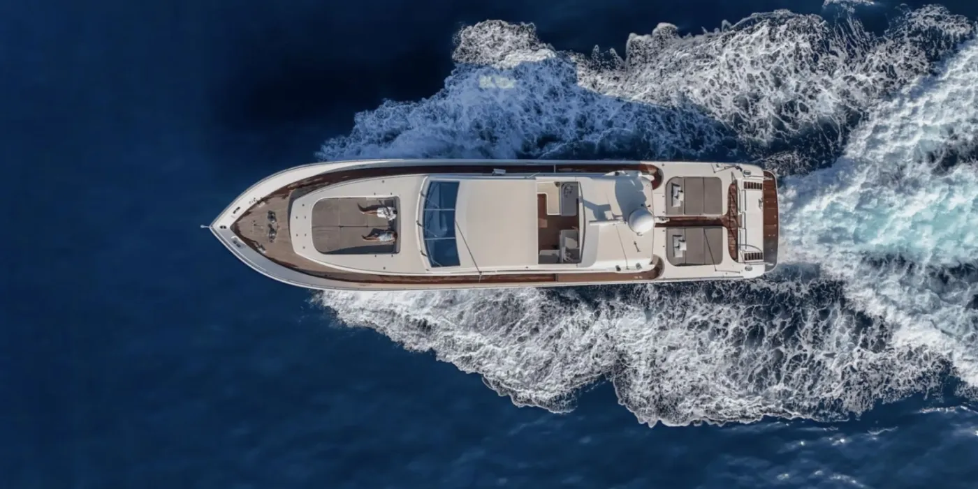 A4 White - Motor Yat içinde Grimaud