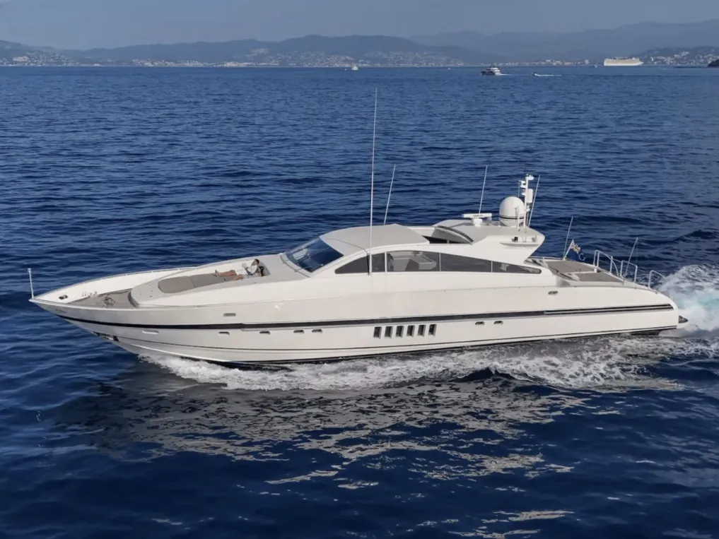 A4 White - Motor Yacht in Grimaud