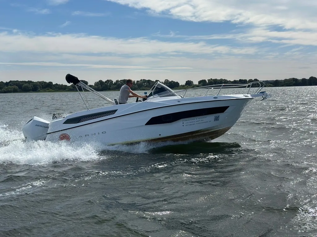 Karnic SL 702 One - Motor Yacht in Göhren-Lebbin