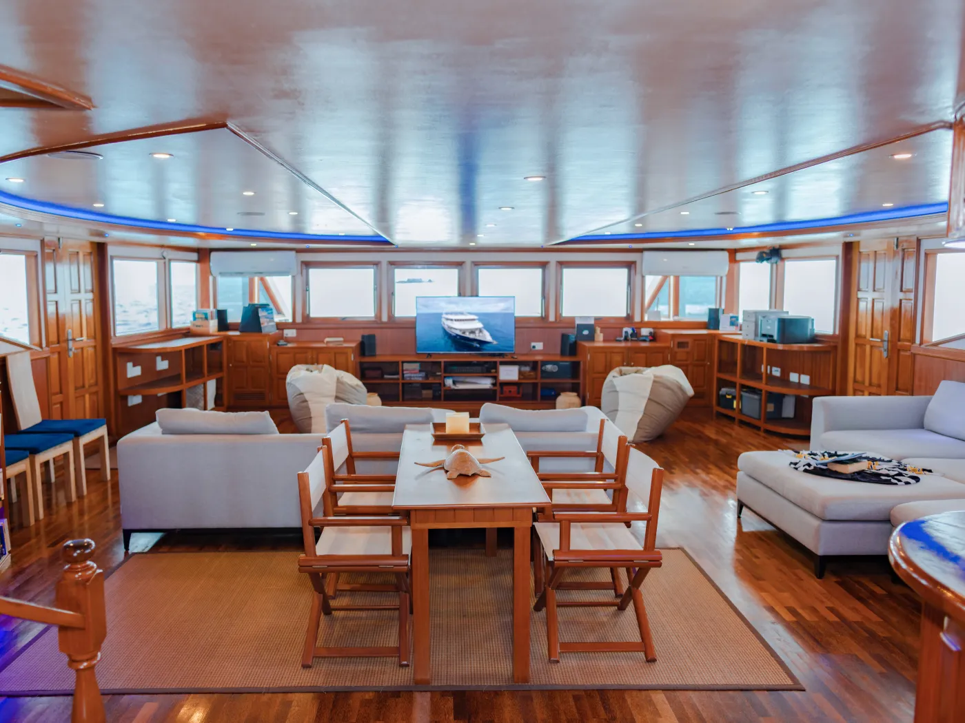 CAB14 - Motor Yacht in Hulhumalé