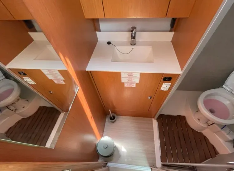 MAIA - Yelkenli içinde Alimos