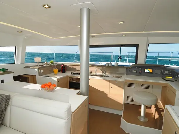 DOUBLE SIX - Catamaran in Il-Kalkara
