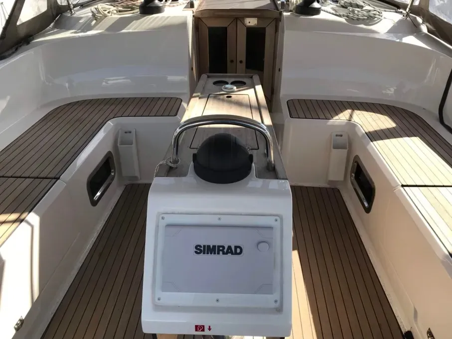 PRINCE NIKOLAOS - Yelkenli içinde Alimos