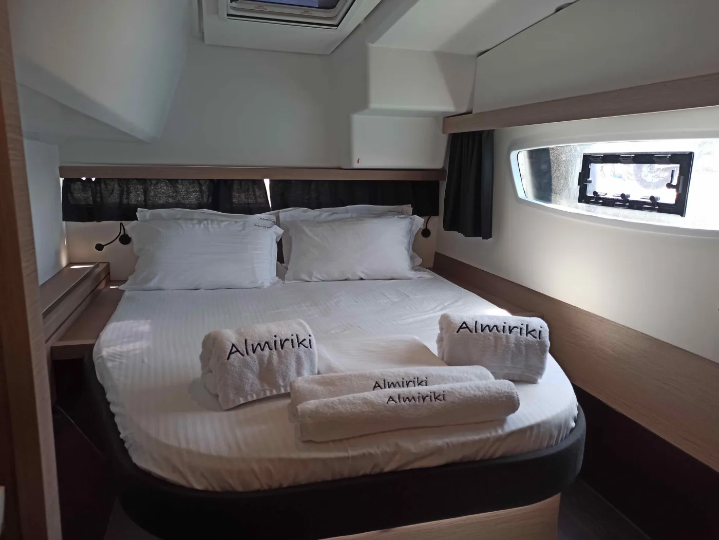ALMIRIKI - Catamaran in Paros