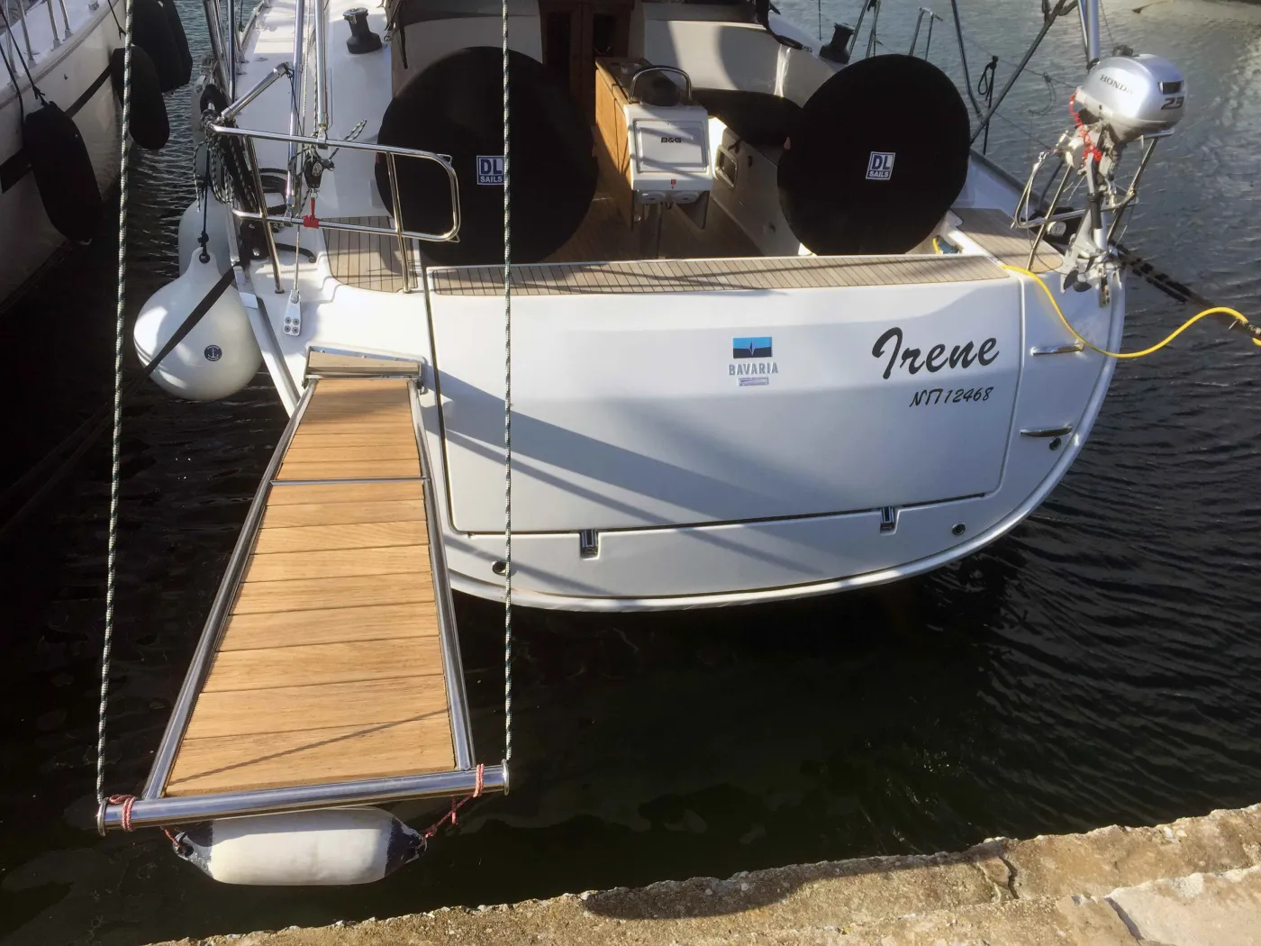 IRENE - Yelkenli içinde Skiathos