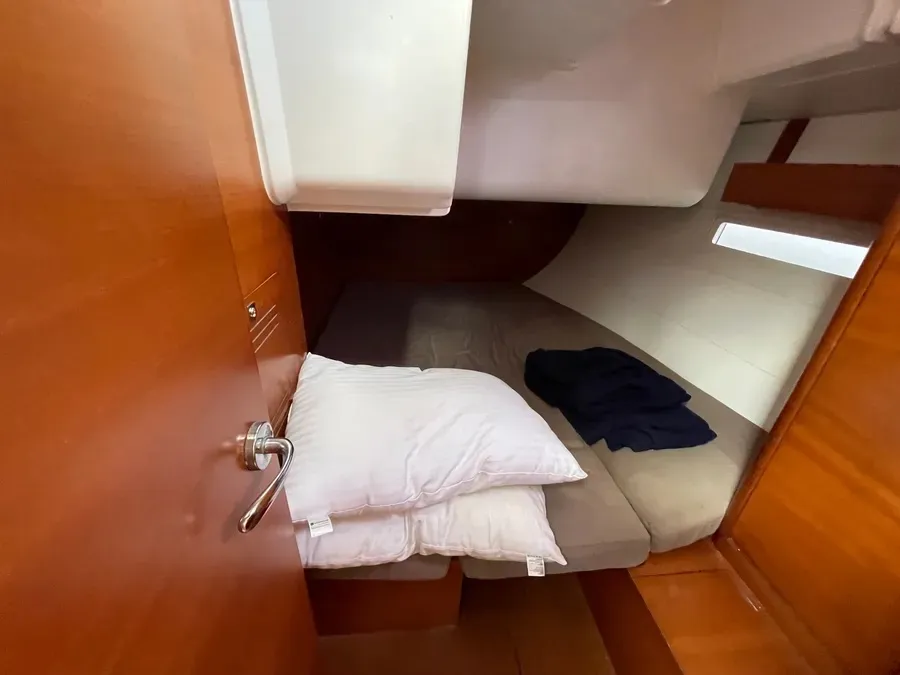 FREEDOM - Yelkenli içinde Alimos