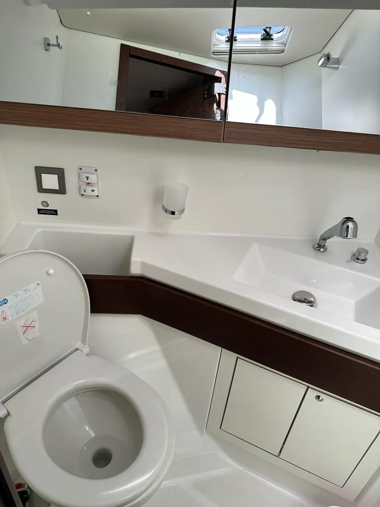 ILIA - Sailboat in Alimos