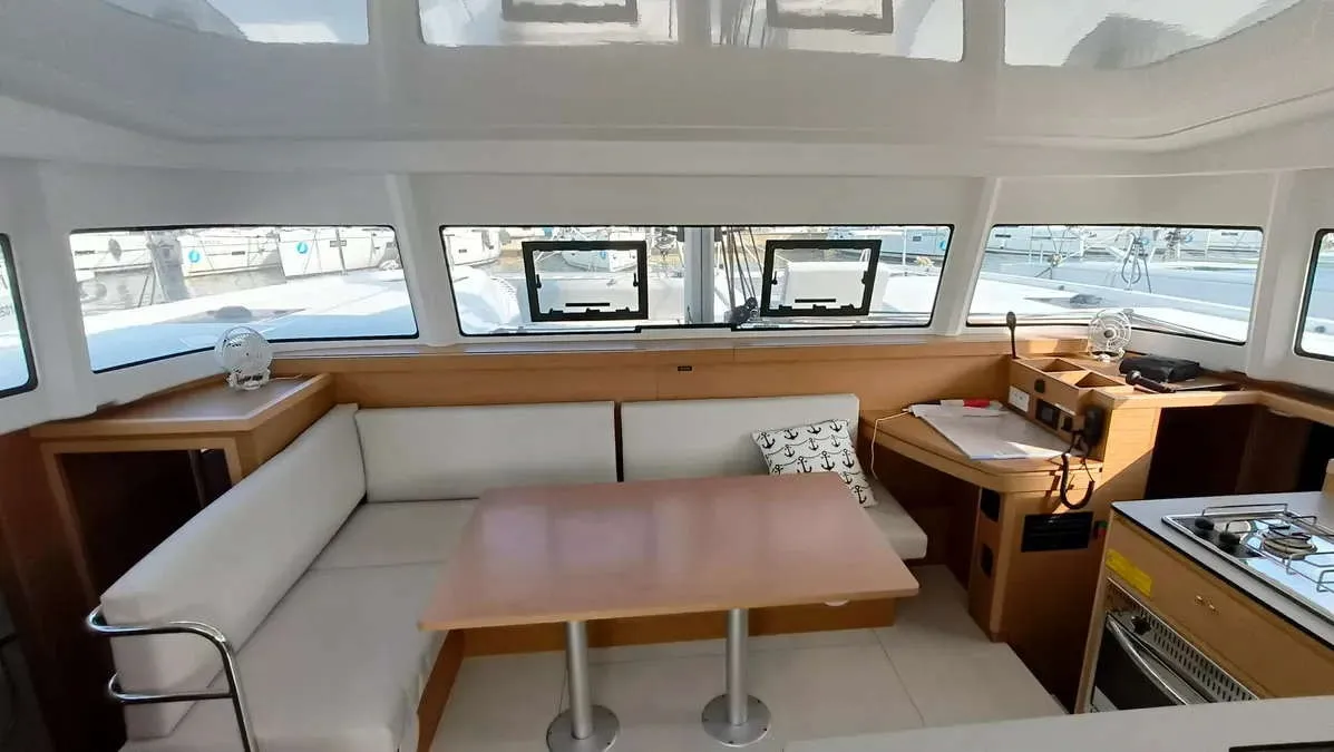 MINT COOLER V - Catamaran in Pula