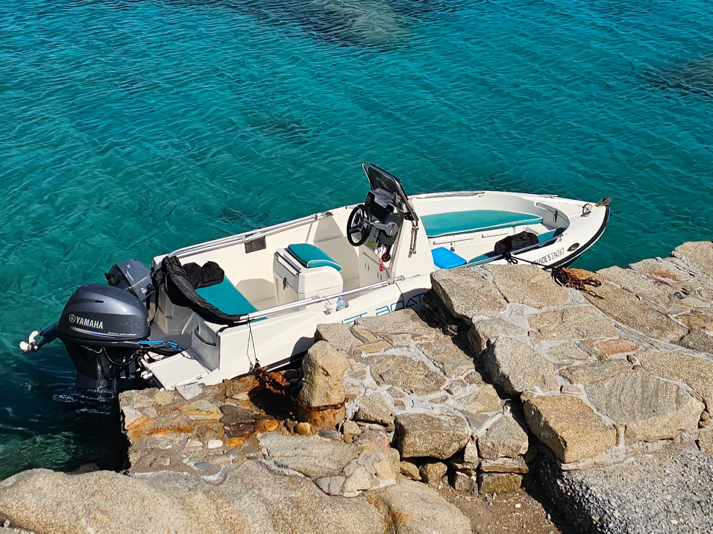 Milos IV - Motor Yacht in Naxos