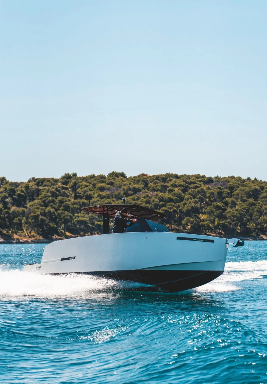 Lav - Motor Yat içinde Seget Donji
