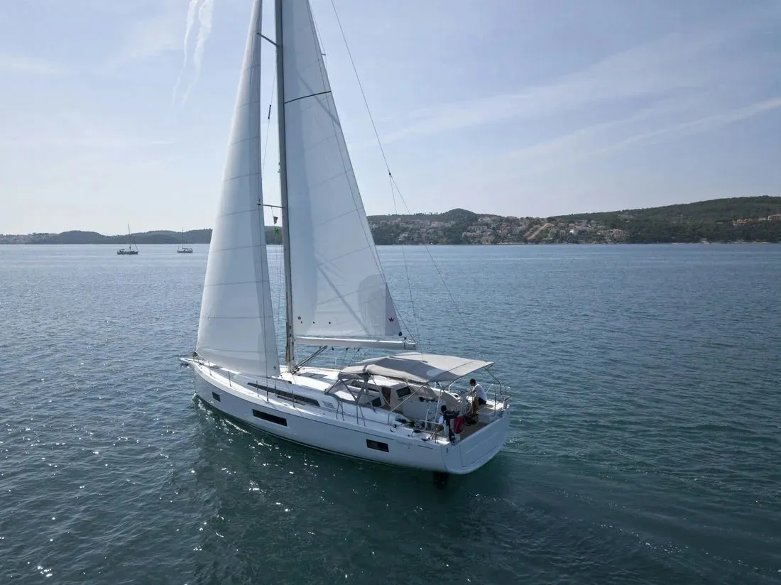 MYRDIA - Sailboat in Alimos