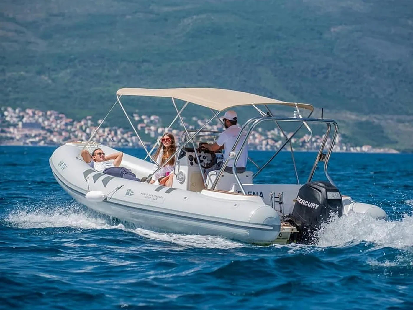 Stingray Predator 640 - Motor Yat içinde Tivat