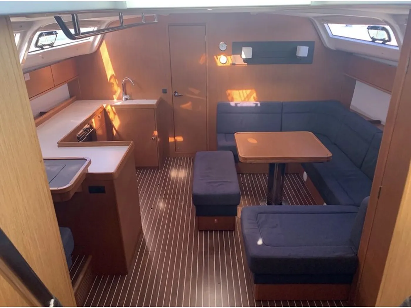 Alice - Yelkenli içinde Perigiali