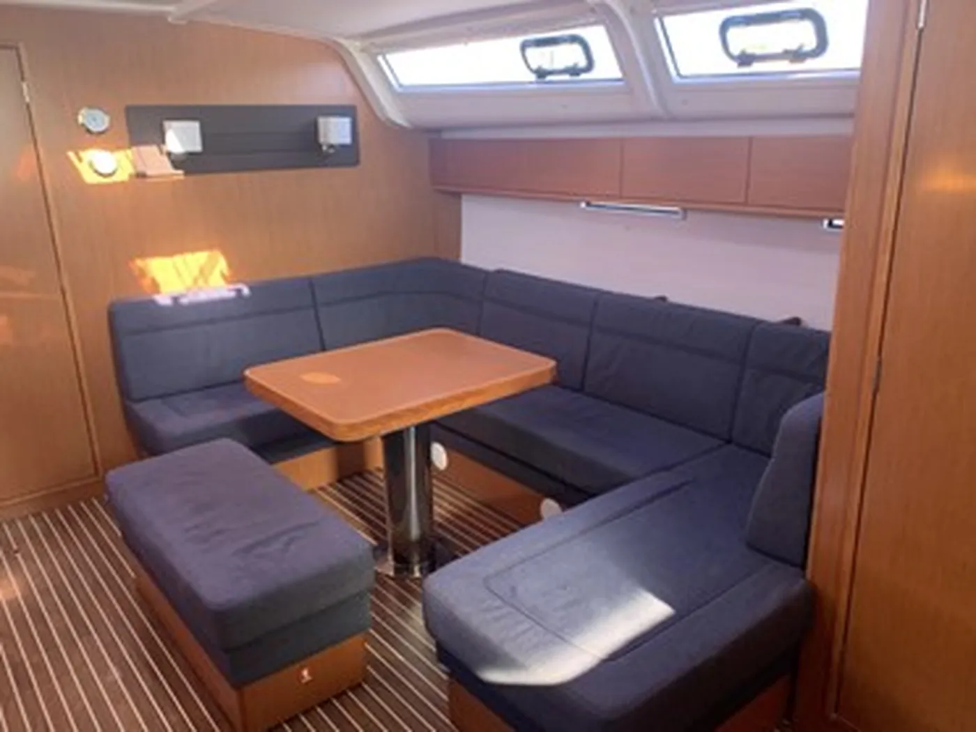 Alice - Yelkenli içinde Perigiali