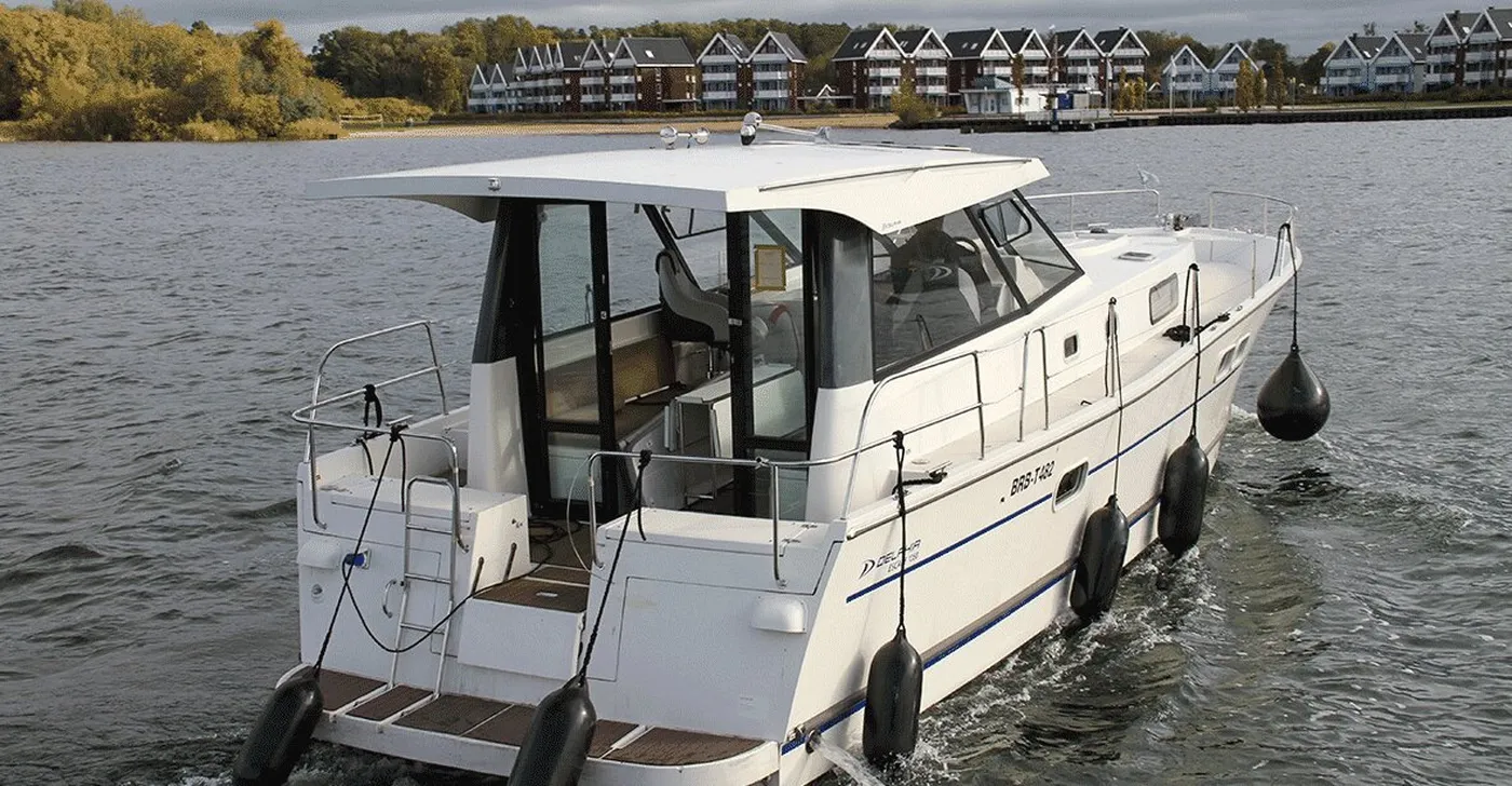 Delphia Escape 1350 - Motor Yacht in Rechlin