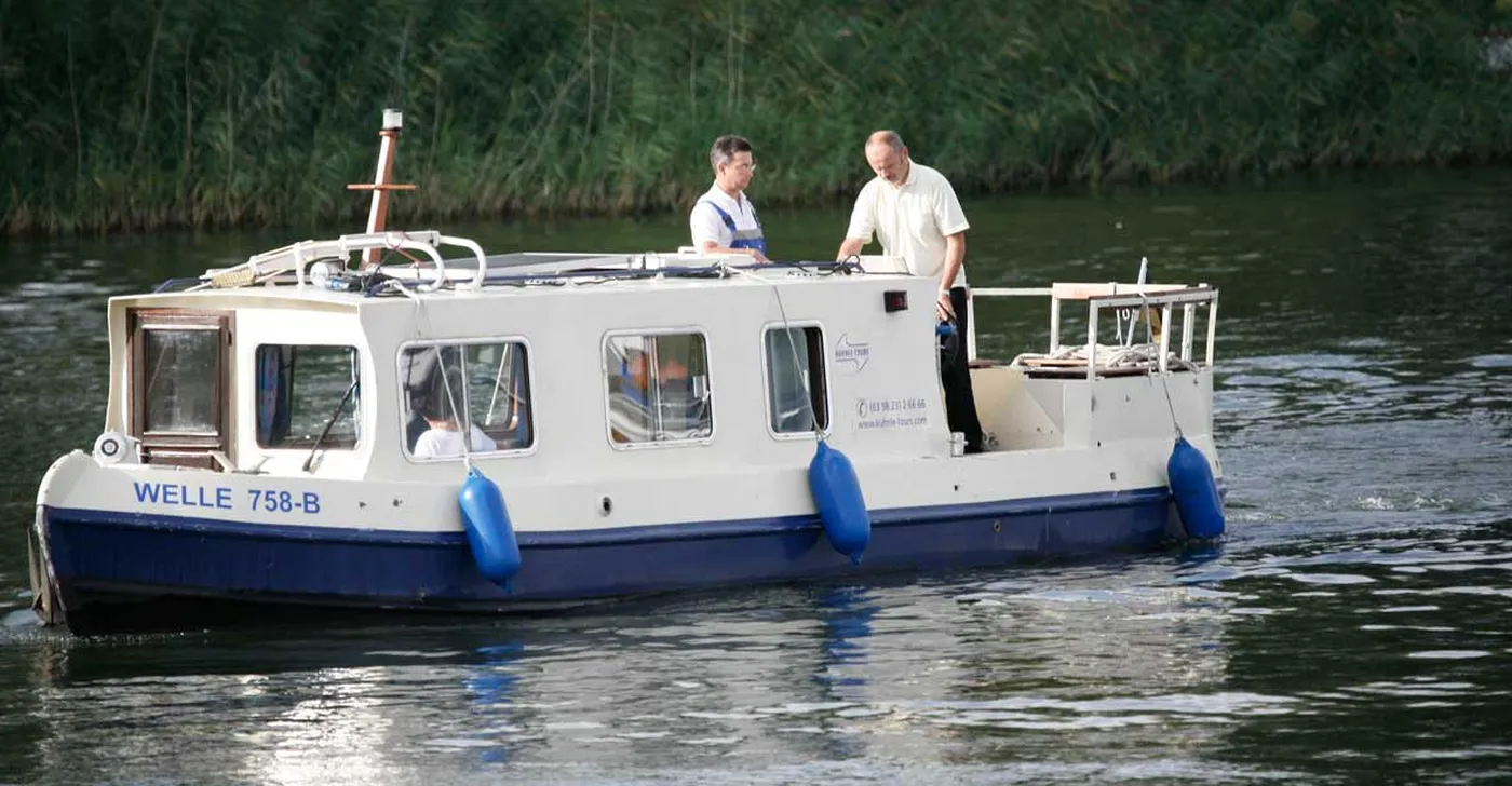 Welle - Motor Yacht in Rechlin