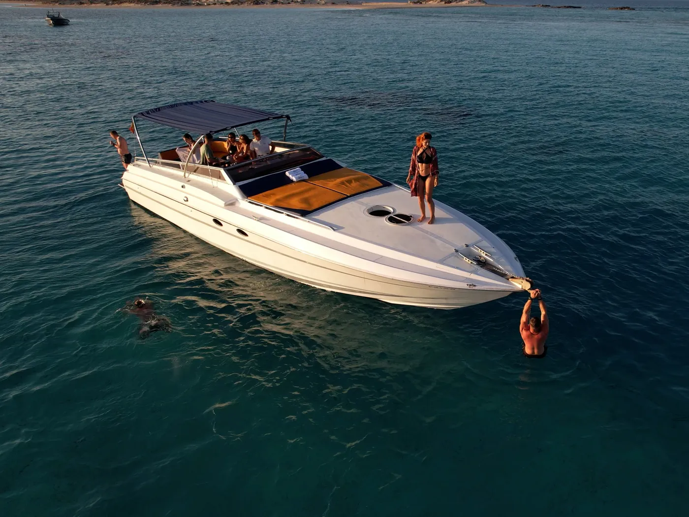 Cherokee Tres - Motor Yacht in Eivissa