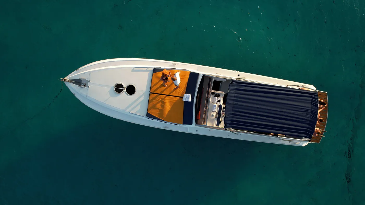 Cherokee Tres - Motor Yacht in Eivissa