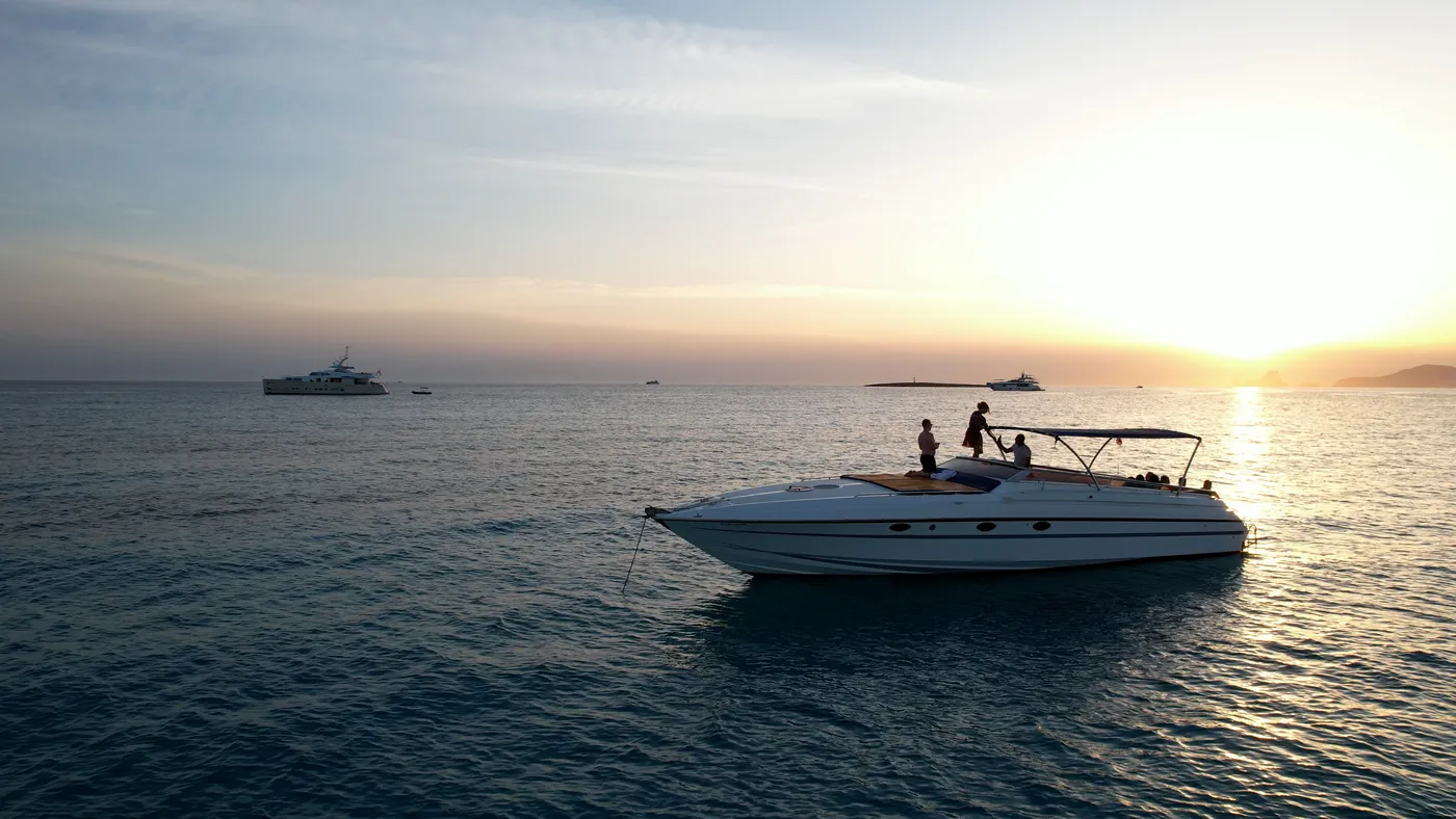 Cherokee Tres - Motor Yacht in Eivissa