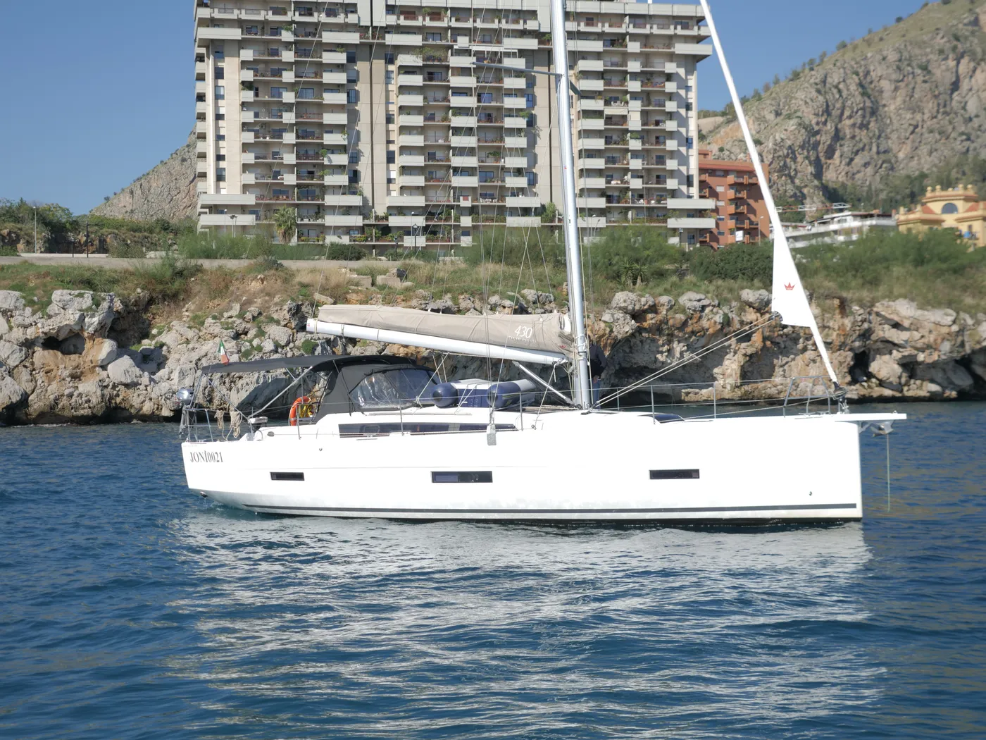 Panarea - Sailboat in Tonnarella
