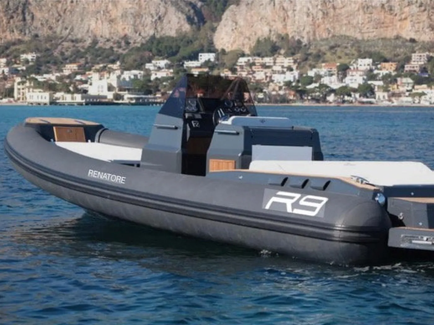R 9 SHIPYARDS RENIER - Motor Yacht in Palermo