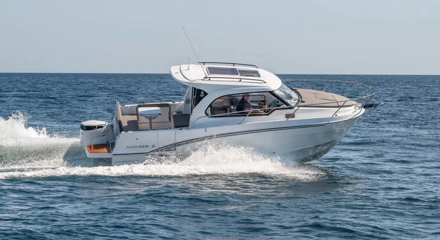 Antera - Motor Yacht in Novi Vinodolski