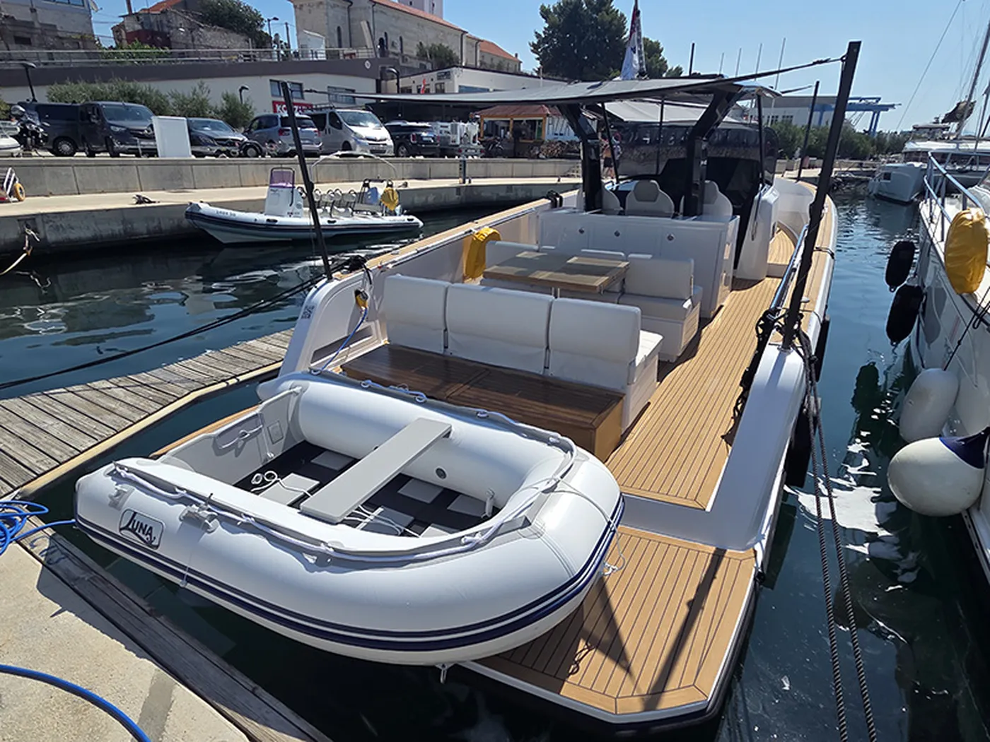 NEW 2026! - Motor Yat içinde Šibenik