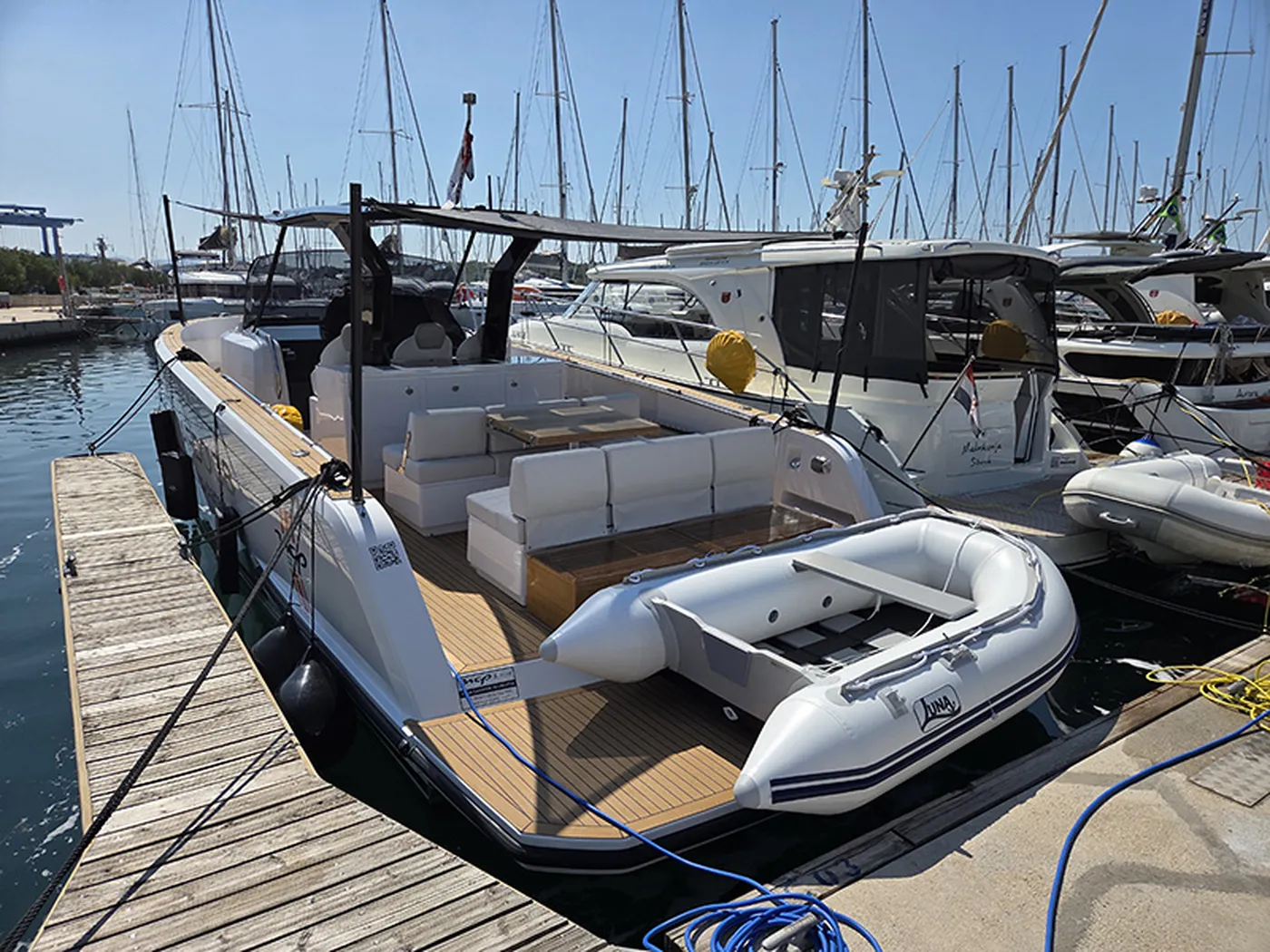 NEW 2026! - Motor Yat içinde Šibenik