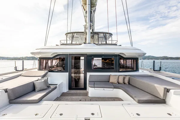 SUNNY DREAM (Fully Crewed)