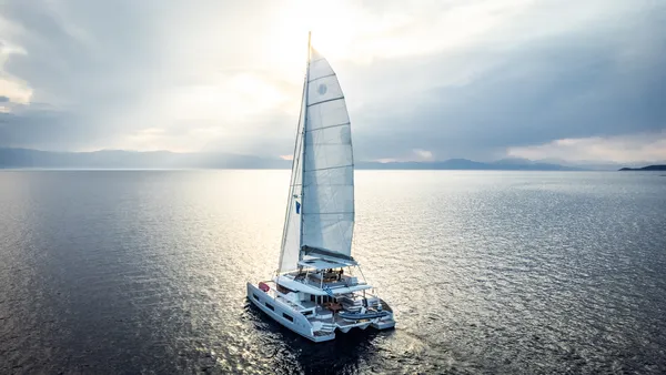 SUNNY DREAM (Fully Crewed)