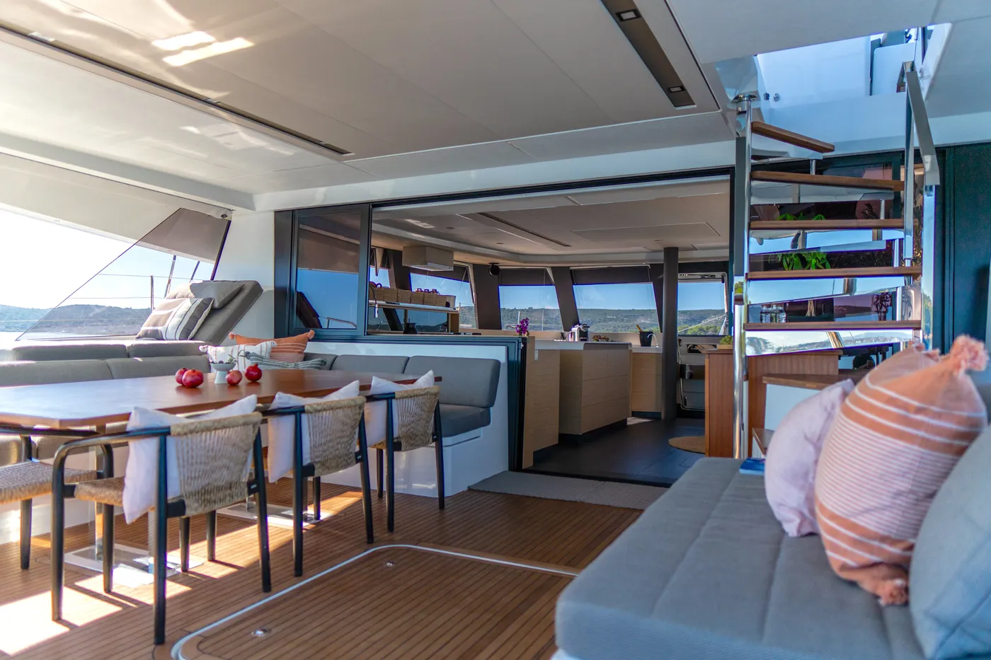 Solomar - Catamaran in Kaštel Gomilica