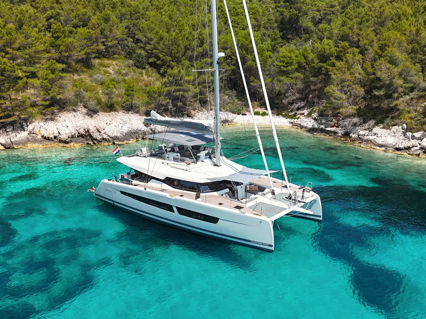 Solomar - Catamaran in Kaštel Gomilica