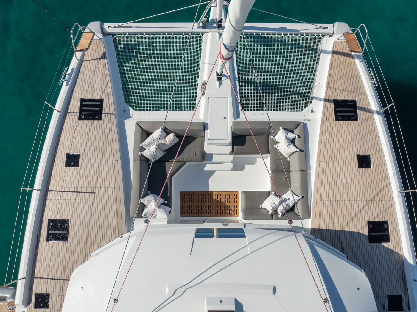 Solomar - Catamaran in Kaštel Gomilica