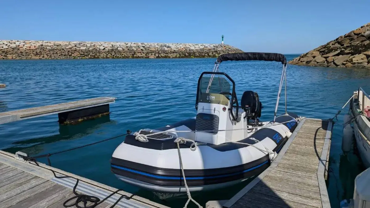 Classic - Motor Yacht in Saint-Quay-Portrieux