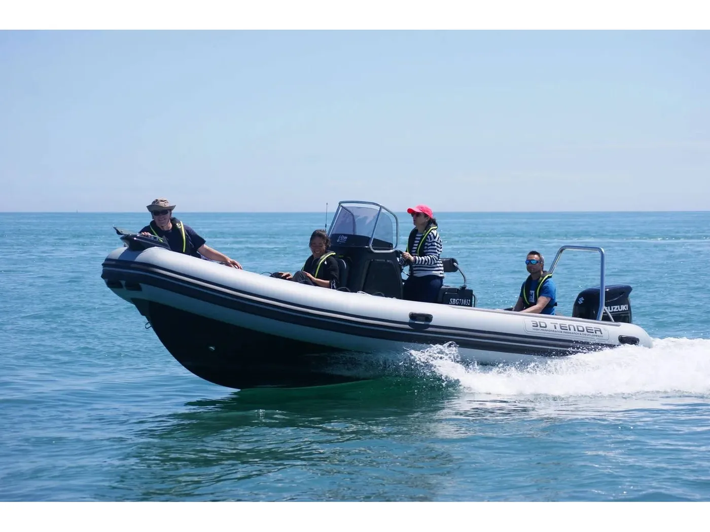 3D TENDER DREAM 6.55 - Motor Yacht in Saint-Quay-Portrieux